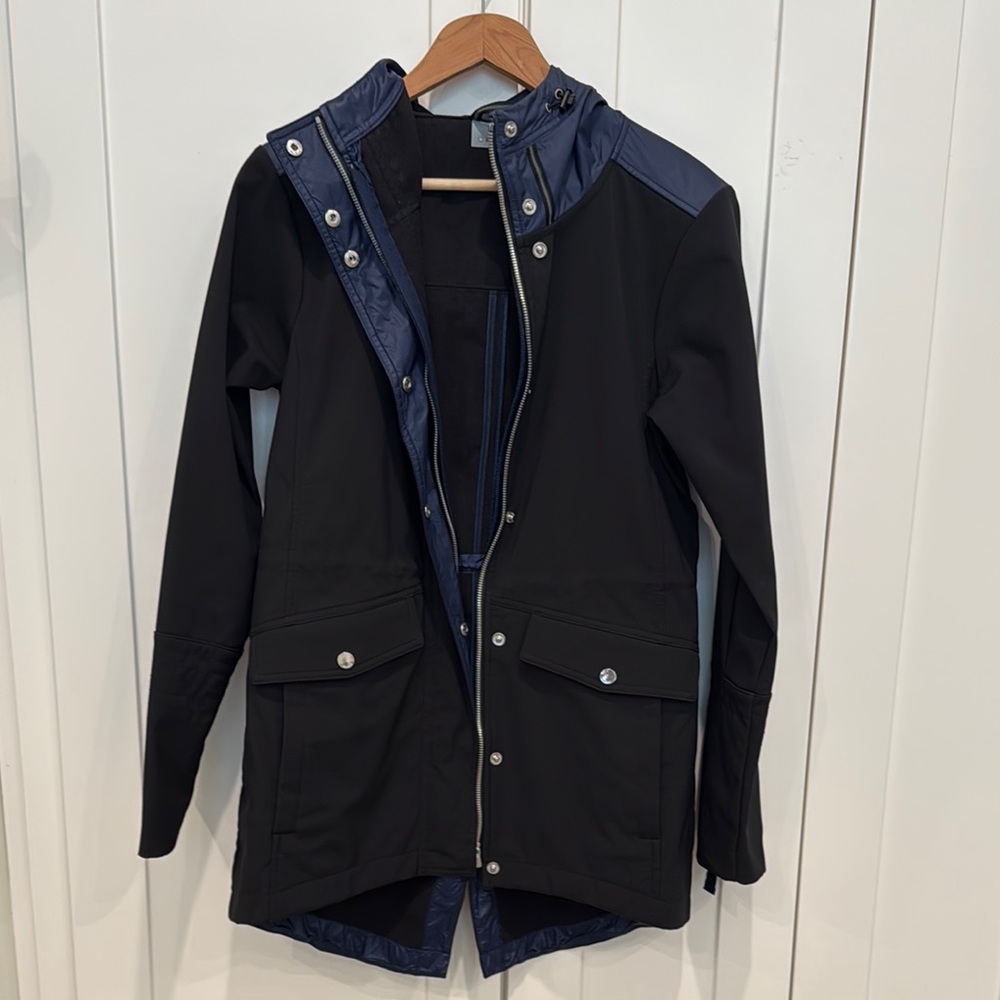 Women’s Athleta Black and Navy Jacket